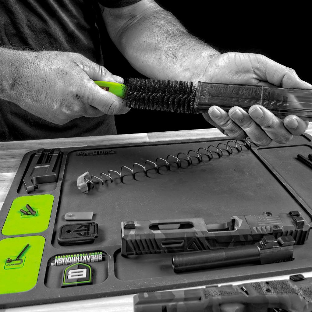 1408786_3.jpg Breakthrough Magazine Brush Universal