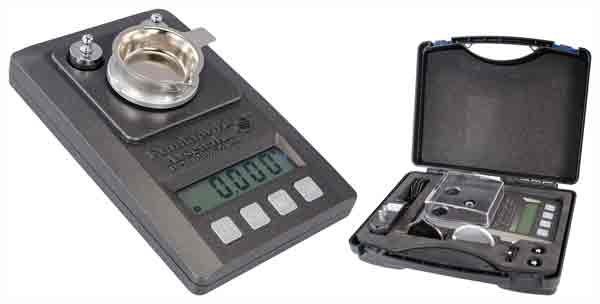 909672.jpg FRANKFORD ARSENAL PLATINUM - PRECISION POWDER SCALE & CASE