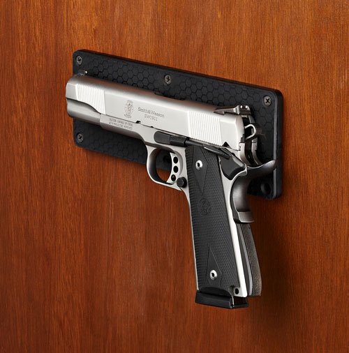 HDY95910_HANGING_1.jpg HORNADY MAGNETIC GUN - MOUNT