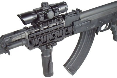 mtu011_in-use.jpg UTG RAIL PICATINNY AK47 - DROP-IN YUGO M70