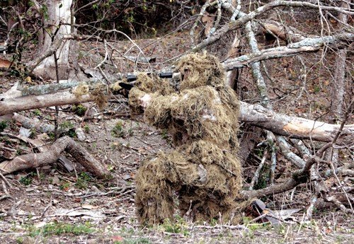 70916xlxxl_kneeling.jpg RED ROCK GHILLIE SUIT DESERT - 5 PIECE ADULT XL/XXL